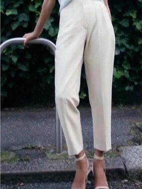 Zara white High-Waist Cropped Trousers